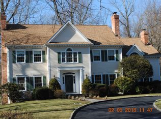 11 Waterbury Ln, Darien, CT 06820