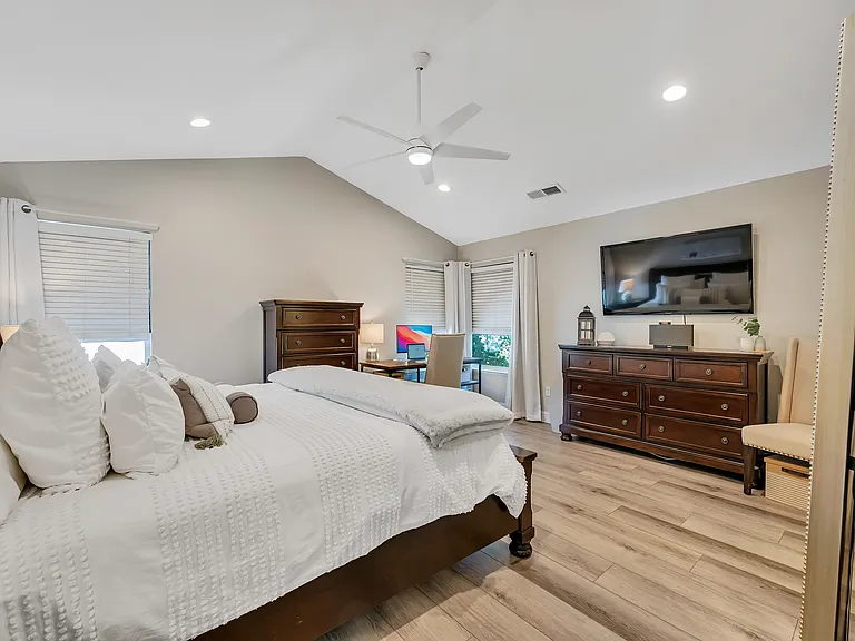 4529 Windcrest Dr — Photo 10