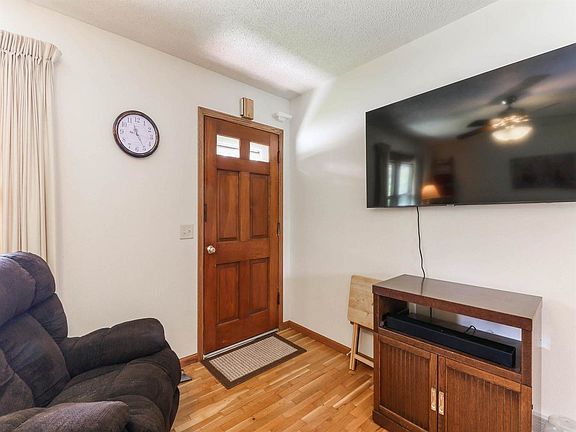 3rd image of 5311 Auburn Ave