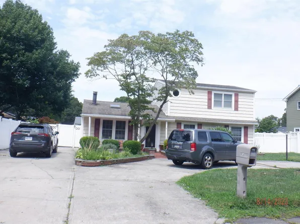 57 E Arpage Drive, Shirley, NY 11967