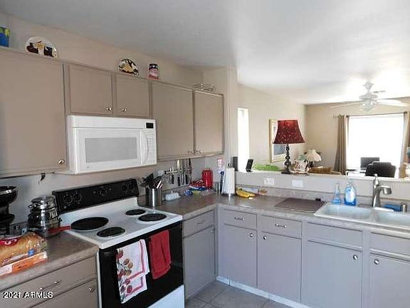 3rd image of 43598 W Colby Dr