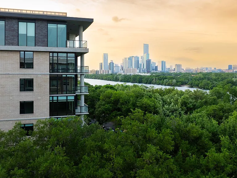 Encore Lakeside Austin Skyline View