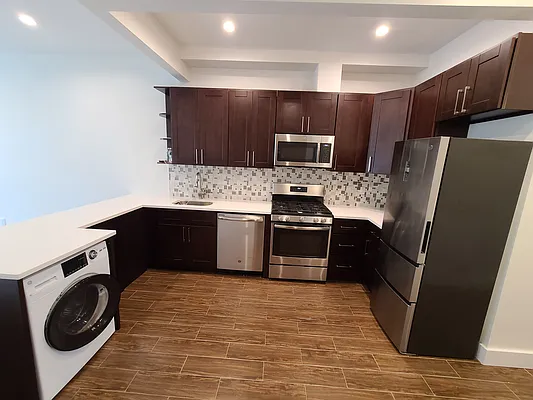 Rented by Bouklis Group | media 1