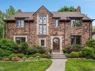 1264 Bedford Rd, Grosse Pointe Park, MI 48230