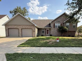 510 E Grace St, Republic, MO 65738