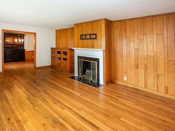 5th image of 201 Sutton Ln