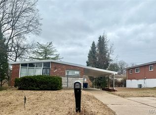 2136 Sun Valley Dr, Saint Louis, MO 63136