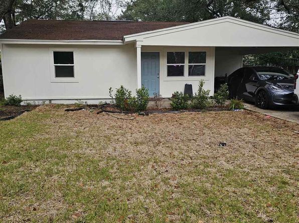 5635 Ventura Ln, Pensacola, FL 32526