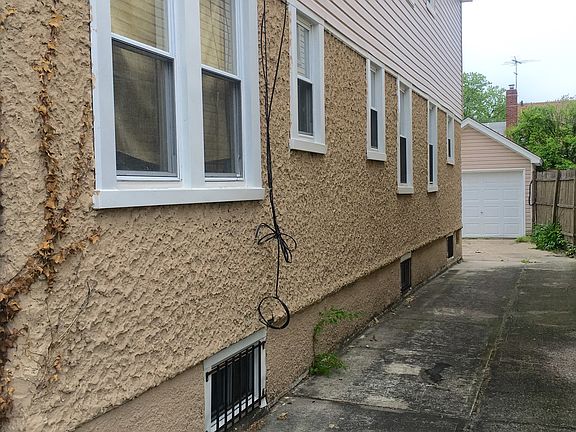 2nd image of 100-00 202nd St