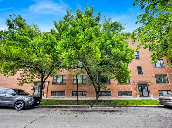 3800 W Altgeld St #204, Chicago, IL 60647