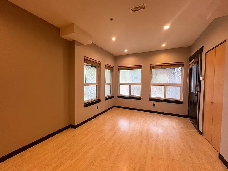 22831 Foreman Dr — Photo 8