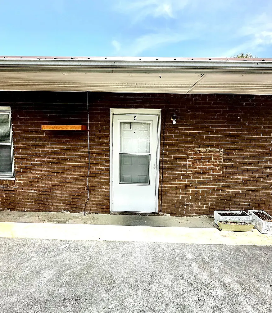 2 bed, 800 sqft, $895 — Photo 1