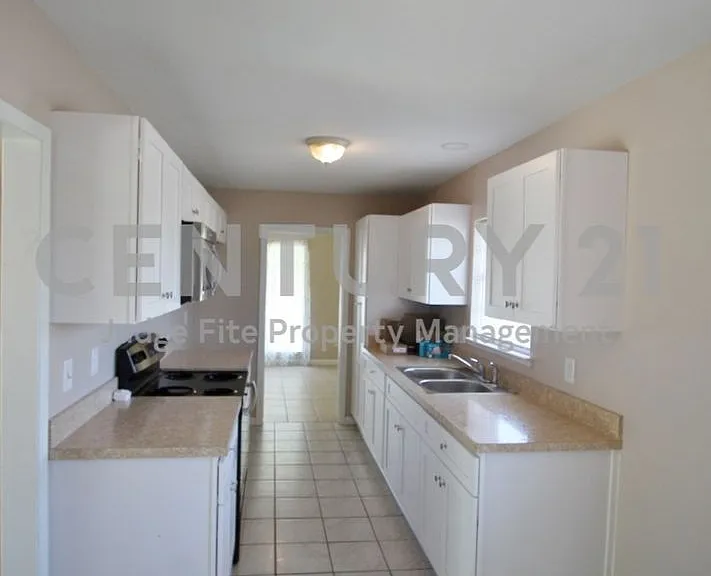 821 Rea Ave — Photo 11