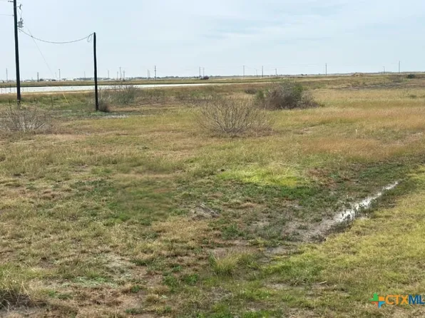 407 Ladyfish, Palacios, TX 77465