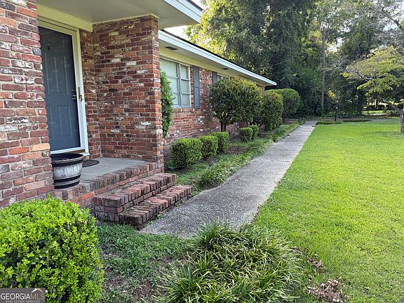 4th image of 1606 Roberson St