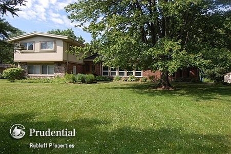 1st image of 2615 Crestwood Ln