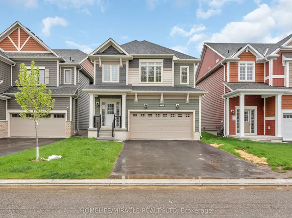 270 Beechwood Forest Ln, Gravenhurst, ON P1P 0H8