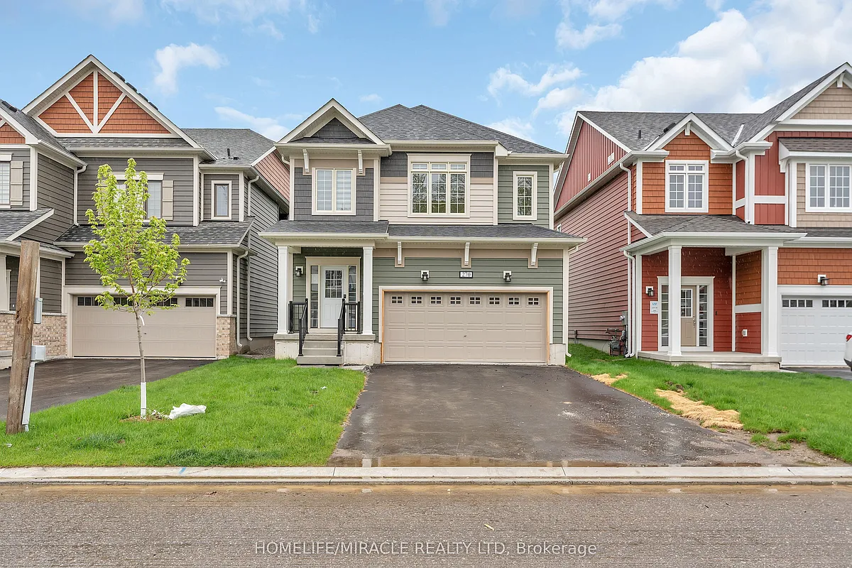 Photo 1 of 42 - 270 Beechwood Forest Ln - Gravenhurst, ON Primary Photo - 270 Beechwood Forest Ln