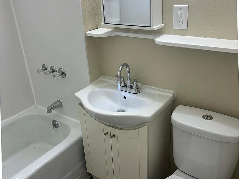 625 Owen St #1 — Photo 19