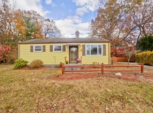 27 Regal St, Springfield, MA 01118