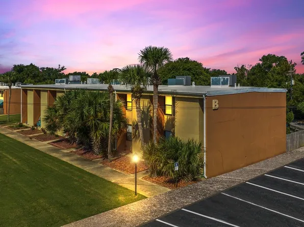 201 Pensacola Beach Rd APT B21, Gulf Breeze, FL 32561