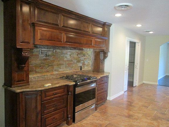 2nd image of 102 Tampa Dr