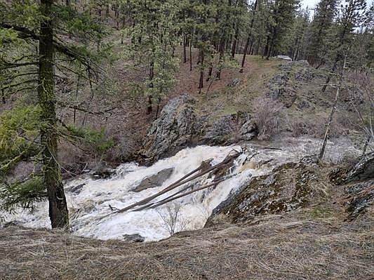 2nd image of Xx Chamokane Falls Rd