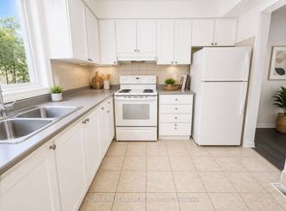 414 Stone Rd W #24, Guelph, ON N1G 3E1