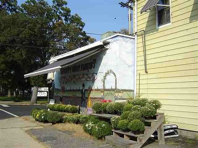 2nd image of 5926 Main St