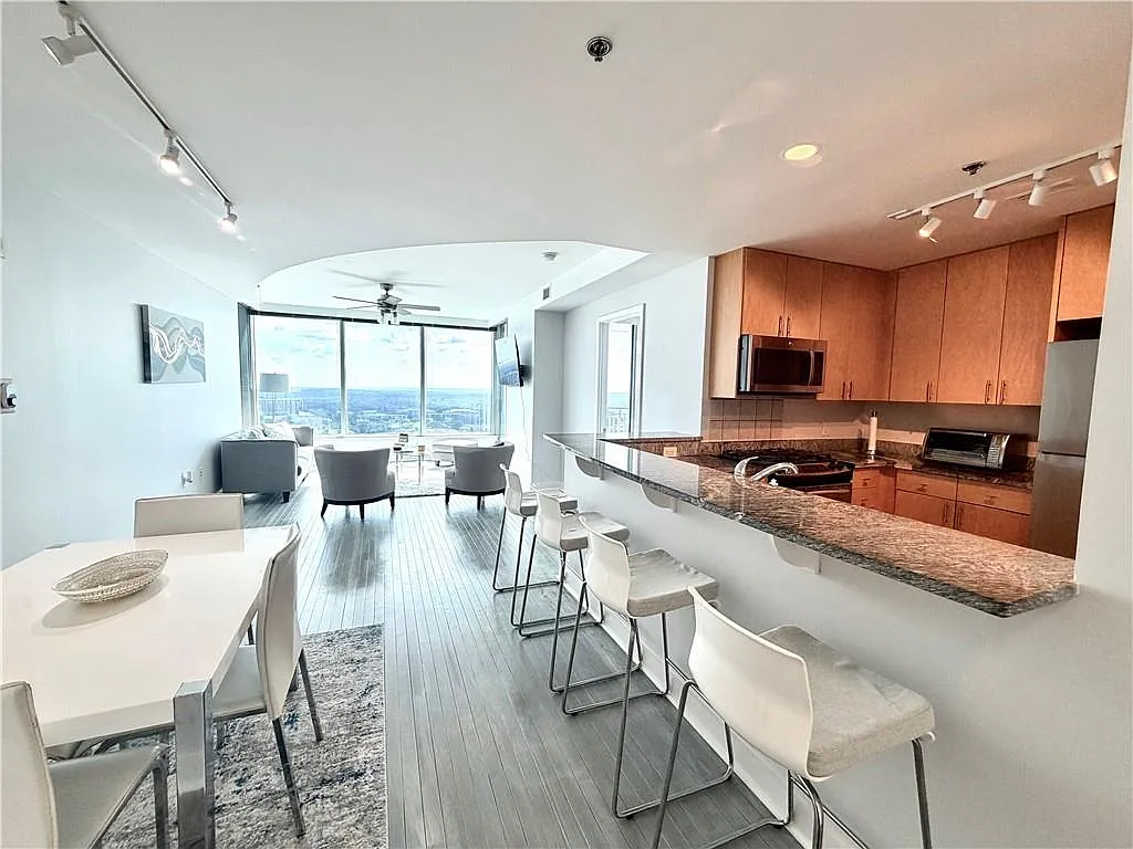 1 bed, 1.0 bath, 936 sqft, $2,200 — Photo 4