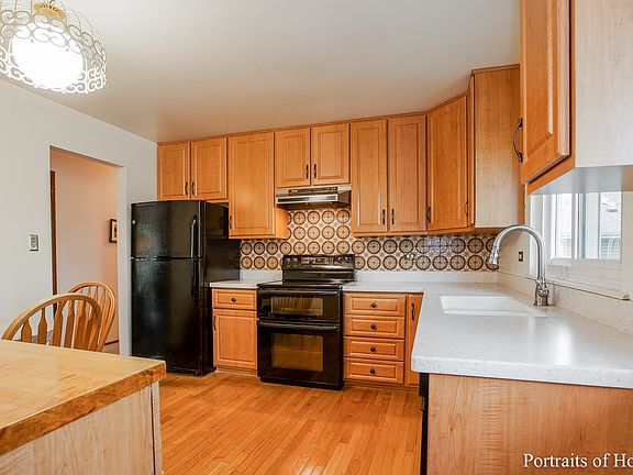 2nd image of 546 N Stewart Ave