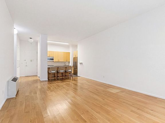 4th image of 252 7th Ave APT 8S