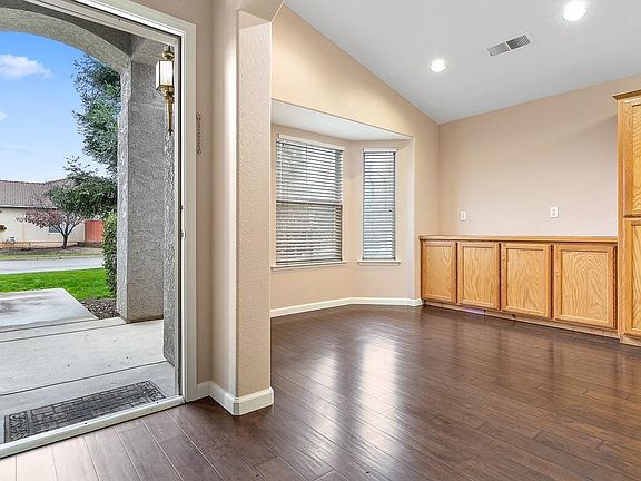5th image of 8163 N Sierra Vista Ave
