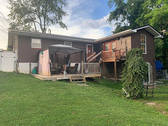 2nd image of 137 Garten Ln