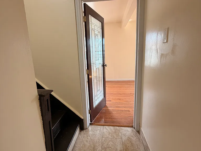 310 S 7th Ave — Photo 4