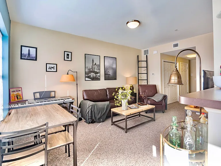 East Bay II Apartments — Photo 4