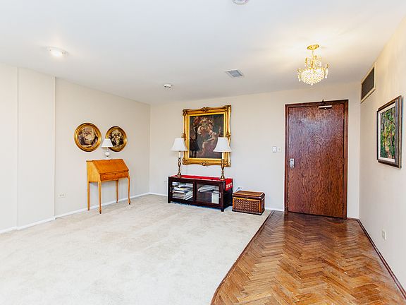 3rd image of 6400 N Cicero Ave APT 317