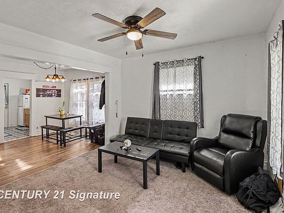 2nd image of 810 McKinley St