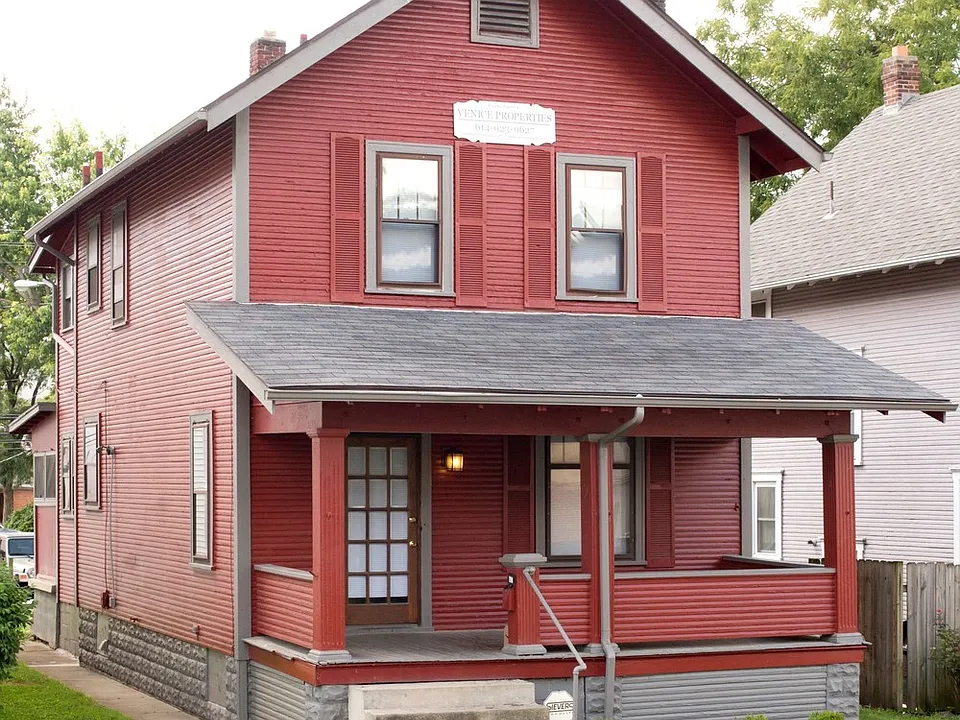 103 W Norwich Ave