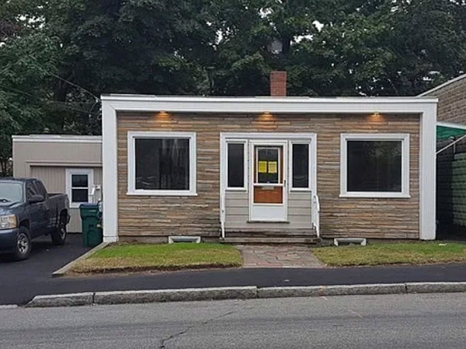 1st image of 142 University Ave