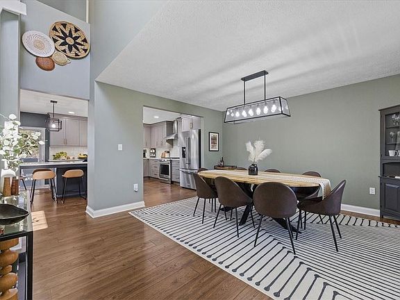 3rd image of 507 Creekside Ct