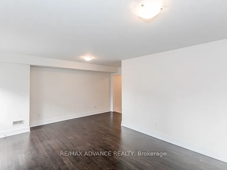 12 Cambray Rd — Photo 19
