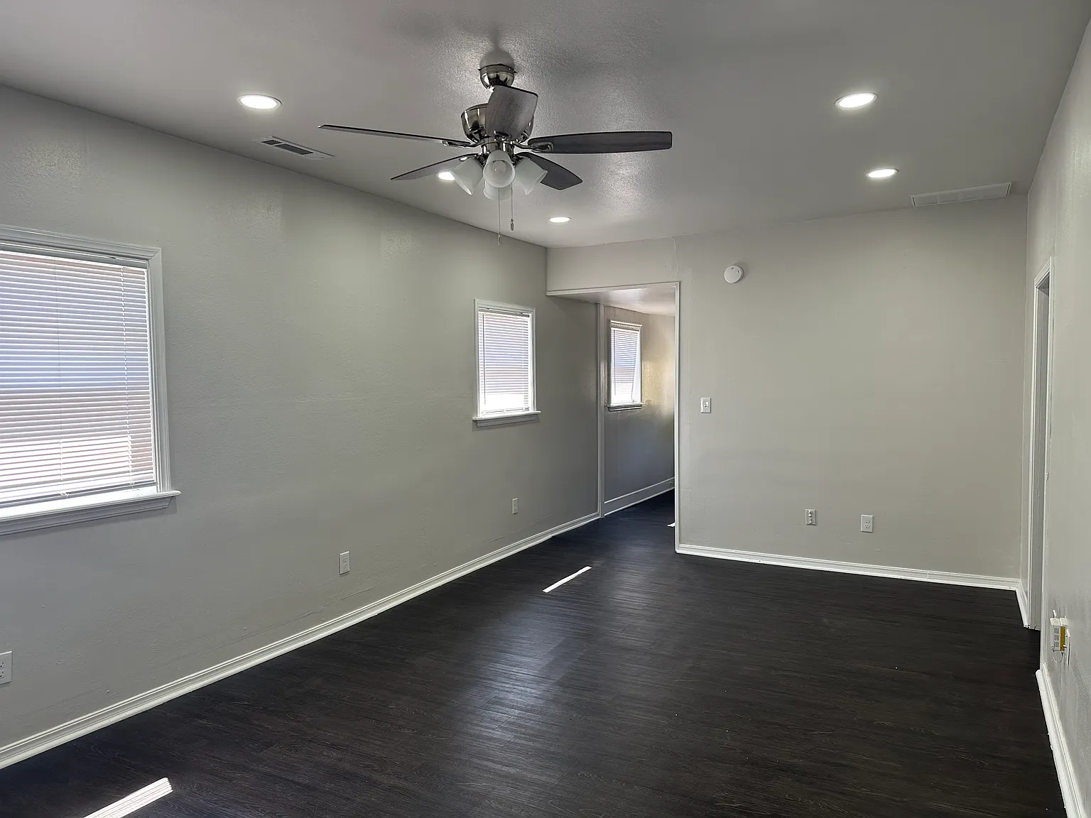 2 bed, 832 sqft, $1,225 — Photo 3