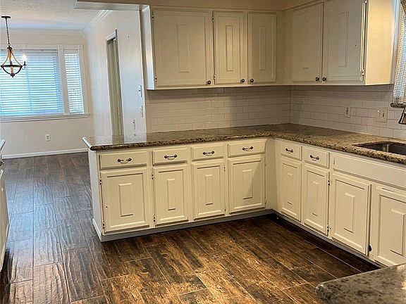 5th image of 25423 Fairbrook Ln