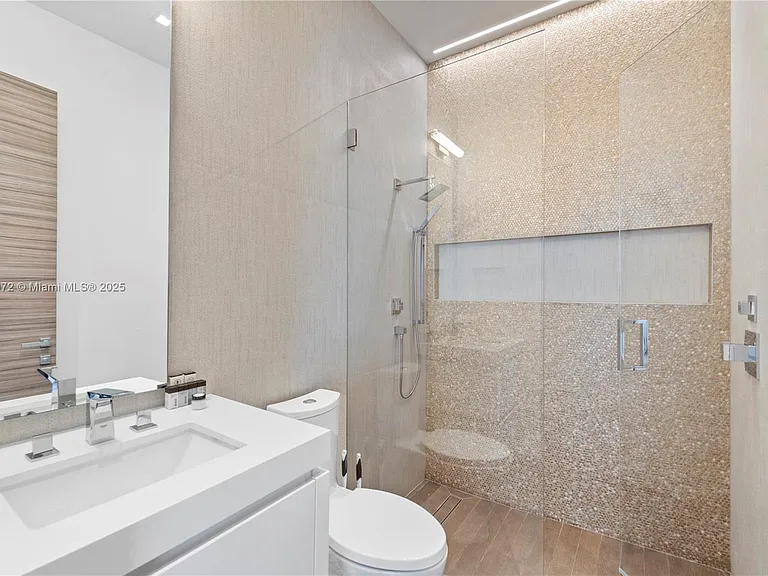 1400 Bayview Dr — Photo 42