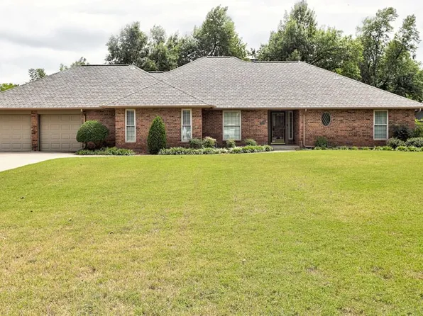 7112 NW 32nd St, Bethany, OK 73008