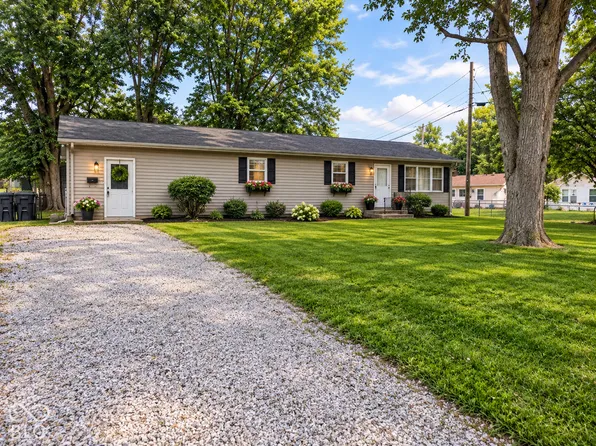 7 N Middle St, Greenwood, IN 46143