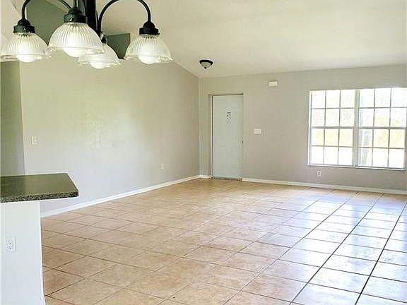 4th image of 1148 Venetia St