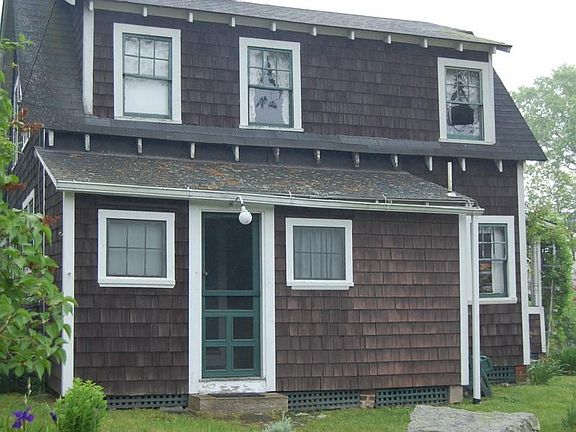 18 Ridgewood Rd., East Lyme, CT 03