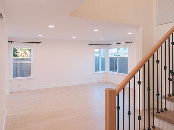3rd image of 4203 Briarglen Dr
